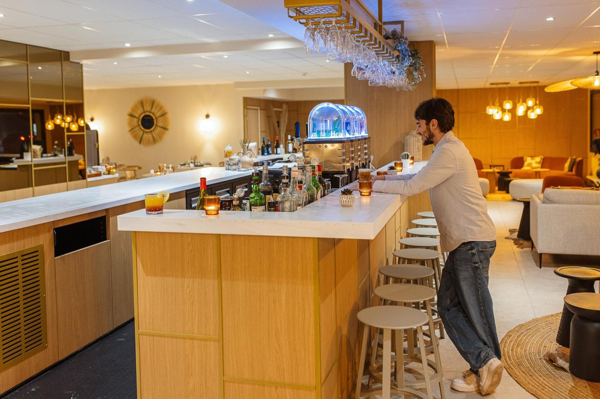 B Hotel Troyes Aeroport 拉查佩里圣鲁 外观 照片
