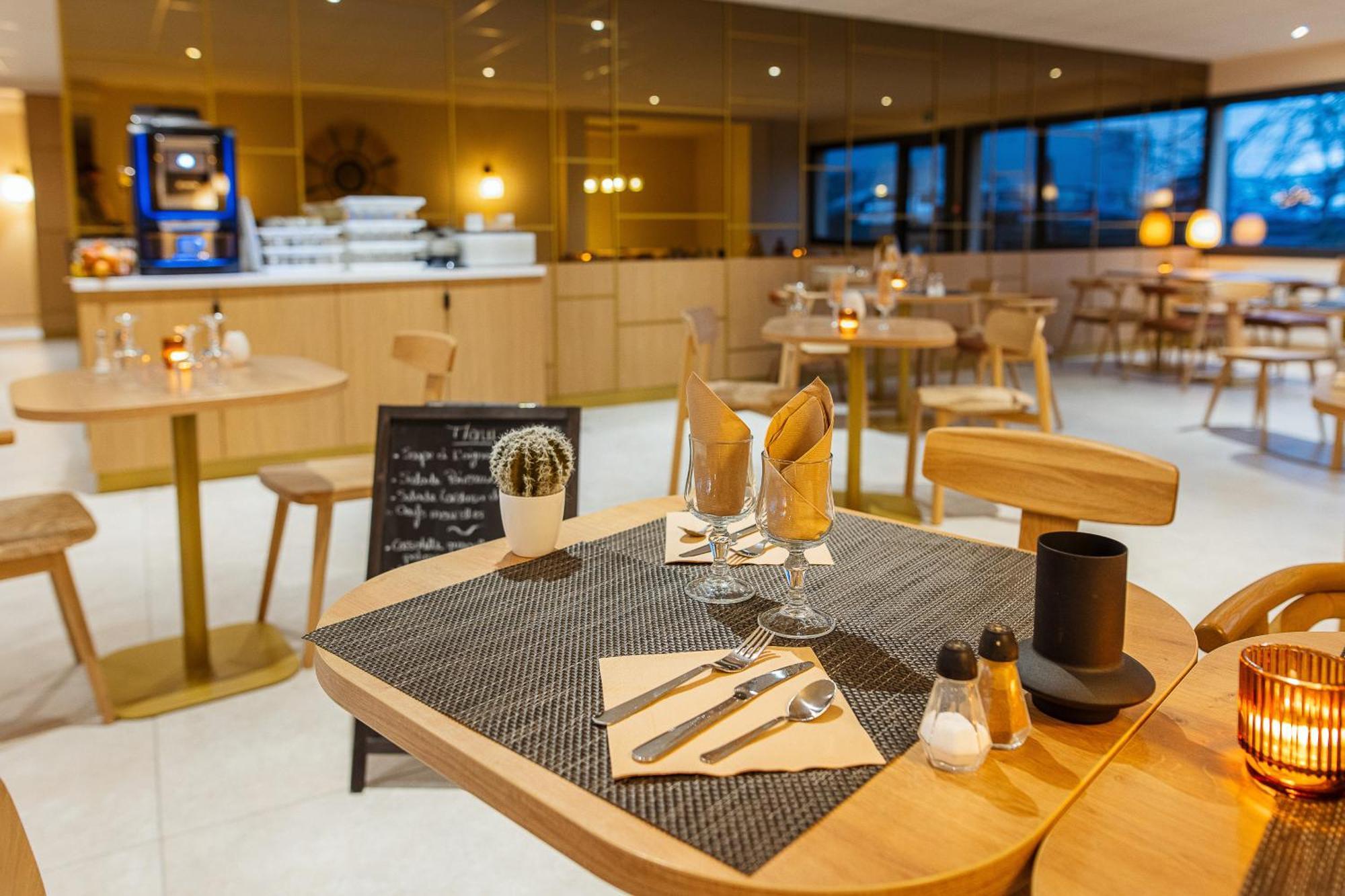 B Hotel Troyes Aeroport 拉查佩里圣鲁 外观 照片