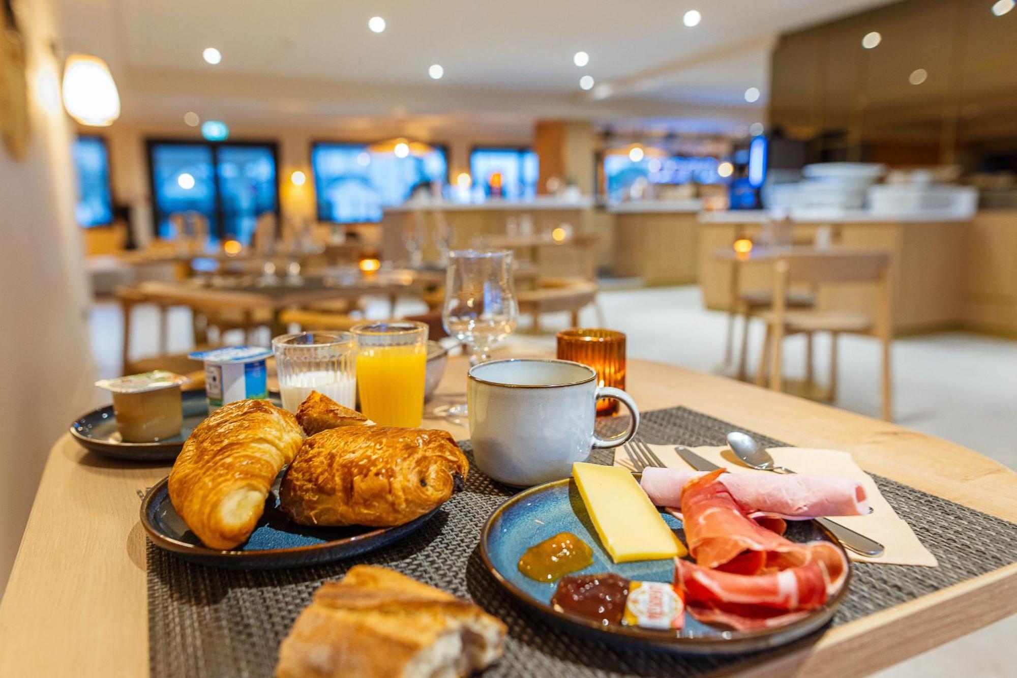 B Hotel Troyes Aeroport 拉查佩里圣鲁 外观 照片