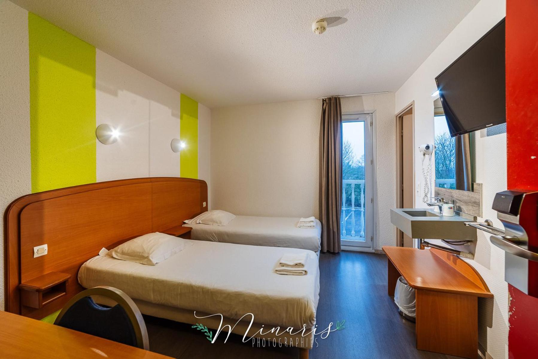B Hotel Troyes Aeroport 拉查佩里圣鲁 外观 照片