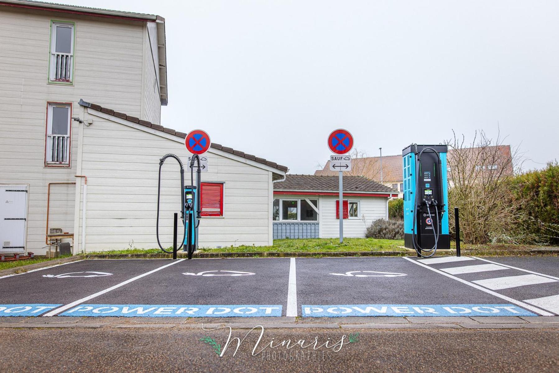 B Hotel Troyes Aeroport 拉查佩里圣鲁 外观 照片