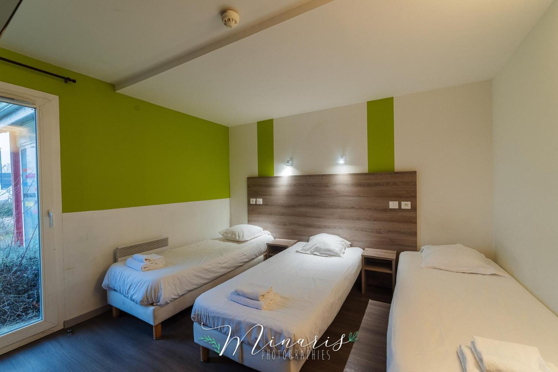 B Hotel Troyes Aeroport 拉查佩里圣鲁 外观 照片